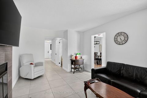 Photo 18 at 2092 Legrand Crescent, Queenswood Heights South, Orleans