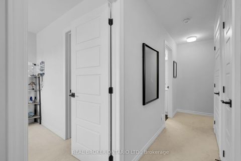 Photo 14 at 405 Pilot Private, Emerald Meadows/Trailwest, Kanata