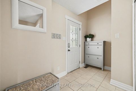 Photo 16 at 28 Glamorgan Drive, Glencairn/Hazeldean, Kanata