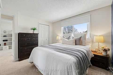 Photo 17 at 28 Glamorgan Drive, Glencairn/Hazeldean, Kanata