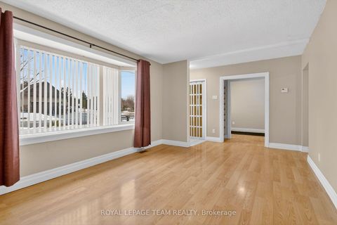 Photo 4 at 15 Savage Drive, Stittsville (Central), Stittsville