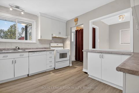 Photo 9 at 15 Savage Drive, Stittsville (Central), Stittsville