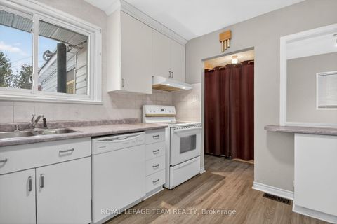 Photo 10 at 15 Savage Drive, Stittsville (Central), Stittsville