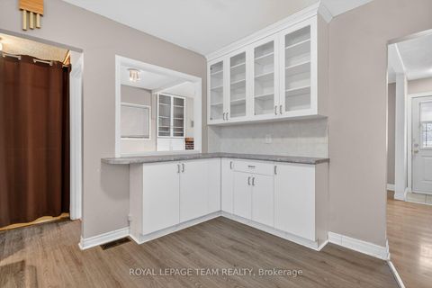 Photo 11 at 15 Savage Drive, Stittsville (Central), Stittsville