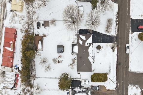 Photo 25 at 15 Savage Drive, Stittsville (Central), Stittsville