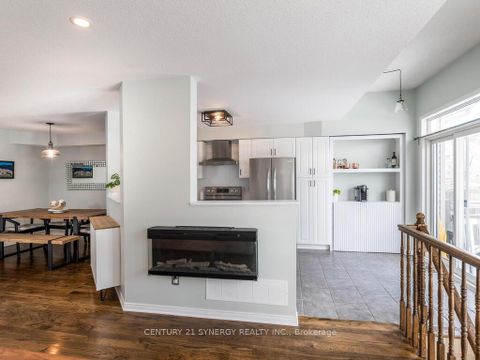 Photo 10 at 167 Romina Street, Emerald Meadows/Trailwest, Kanata