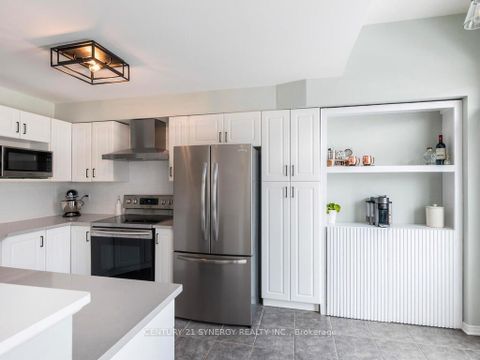 Photo 11 at 167 Romina Street, Emerald Meadows/Trailwest, Kanata