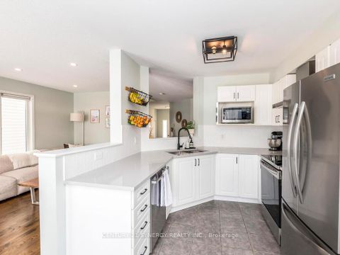 Photo 12 at 167 Romina Street, Emerald Meadows/Trailwest, Kanata