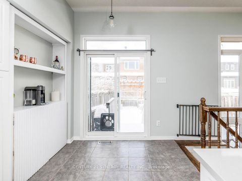 Photo 14 at 167 Romina Street, Emerald Meadows/Trailwest, Kanata