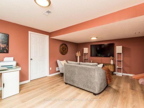 Photo 28 at 167 Romina Street, Emerald Meadows/Trailwest, Kanata