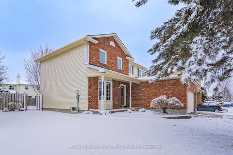 Photo 2 at 559 ARC EN CIEL Street, Fallingbrook/Gardenway South, Orleans