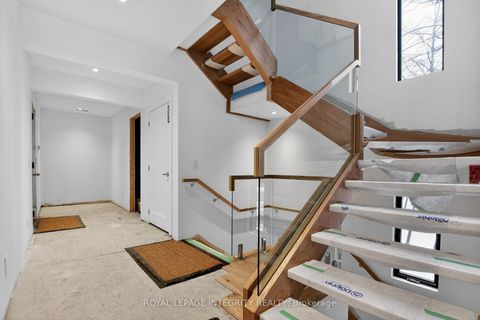 Photo 5 at 112 Queen Elizabeth Drive, Ottawa Centre/Golden Triangle, Ottawa Centre