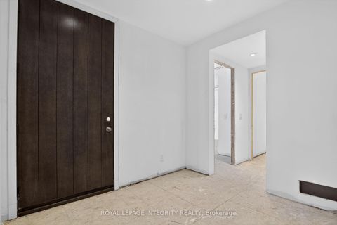 Photo 7 at 112 Queen Elizabeth Drive, Ottawa Centre/Golden Triangle, Ottawa Centre