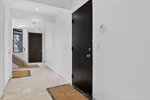 Photo 8 at 112 Queen Elizabeth Drive, Ottawa Centre/Golden Triangle, Ottawa Centre