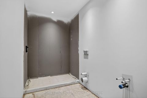 Photo 11 at 112 Queen Elizabeth Drive, Ottawa Centre/Golden Triangle, Ottawa Centre