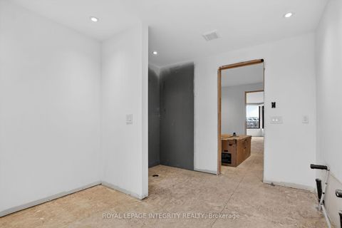 Photo 33 at 112 Queen Elizabeth Drive, Ottawa Centre/Golden Triangle, Ottawa Centre