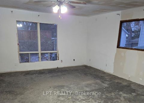 Photo 3 at 47 Victoria Street, Arnprior