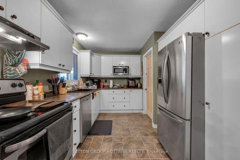 Photo 8 at 1150 St Pierre Street, Convent Glen South, Orleans