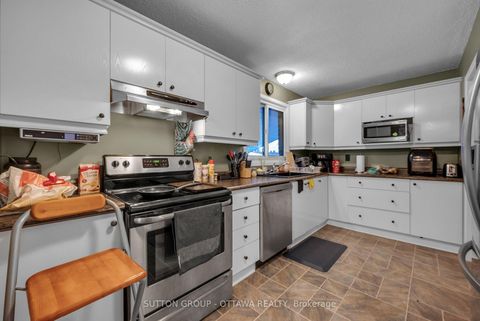 Photo 9 at 1150 St Pierre Street, Convent Glen South, Orleans