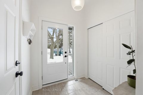 Photo 2 at 727 Hancock Crescent, Fallingbrook/Ridgemount, Orleans