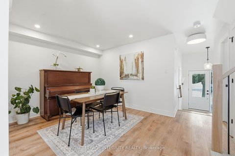 Photo 4 at 727 Hancock Crescent, Fallingbrook/Ridgemount, Orleans