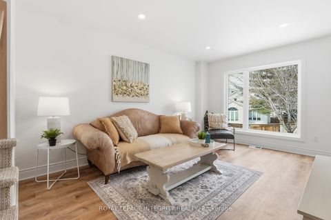 Photo 11 at 727 Hancock Crescent, Fallingbrook/Ridgemount, Orleans