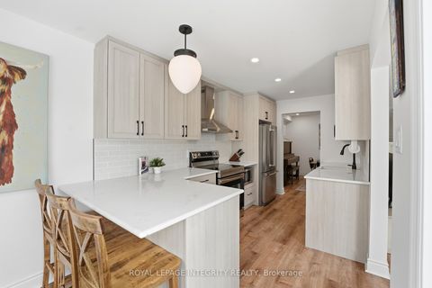 Photo 19 at 727 Hancock Crescent, Fallingbrook/Ridgemount, Orleans