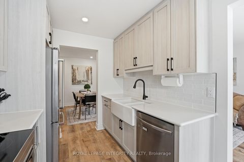 Photo 21 at 727 Hancock Crescent, Fallingbrook/Ridgemount, Orleans