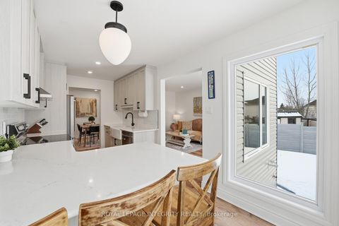 Photo 23 at 727 Hancock Crescent, Fallingbrook/Ridgemount, Orleans