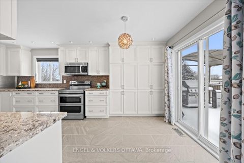 Photo 10 at 237 Heather Crescent, Mississippi Mills (Ramsay) Twp, Mississippi Mills