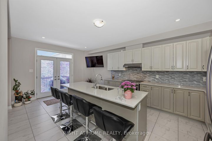 Photo 12 at 50 Boddington Street, Nepean (Half Moon Bay), Ottawa
