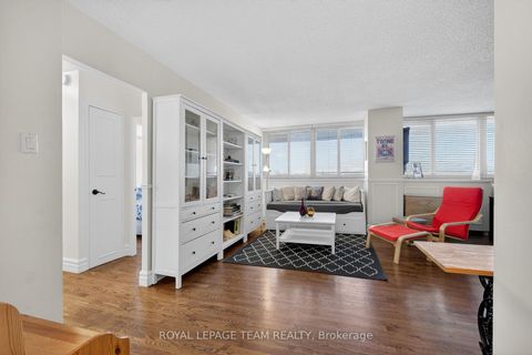 Photo 5 at 609 - 500 Laurier Avenue W, Ottawa Centre