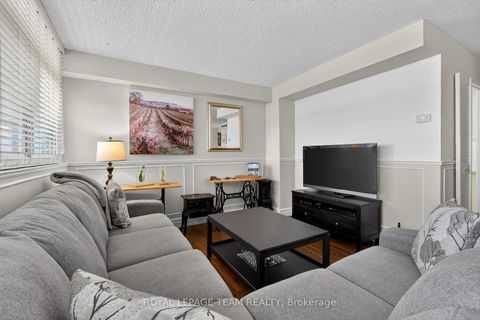 Photo 10 at 609 - 500 Laurier Avenue W, Ottawa Centre