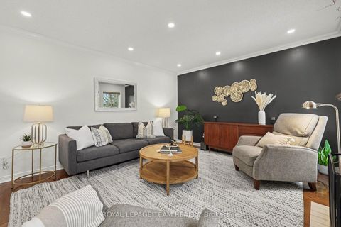 Photo 11 at 36 Fernbrook Place, Emerald Meadows/Trailwest, Kanata