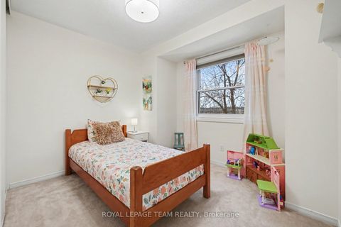 Photo 22 at 36 Fernbrook Place, Emerald Meadows/Trailwest, Kanata