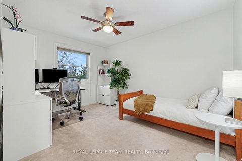 Photo 23 at 36 Fernbrook Place, Emerald Meadows/Trailwest, Kanata