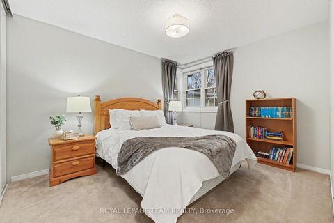 Photo 24 at 36 Fernbrook Place, Emerald Meadows/Trailwest, Kanata
