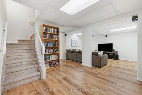 Photo 26 at 36 Fernbrook Place, Emerald Meadows/Trailwest, Kanata