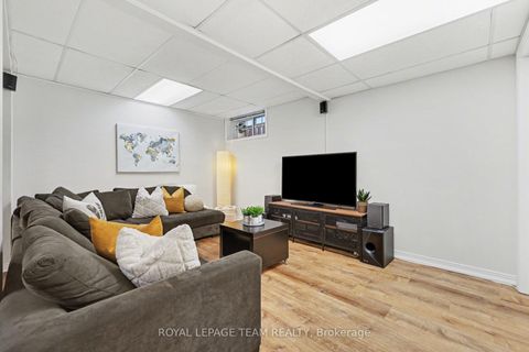 Photo 27 at 36 Fernbrook Place, Emerald Meadows/Trailwest, Kanata