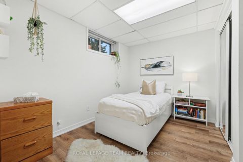 Photo 31 at 36 Fernbrook Place, Emerald Meadows/Trailwest, Kanata