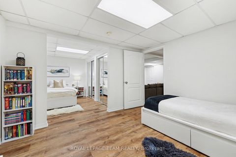 Photo 32 at 36 Fernbrook Place, Emerald Meadows/Trailwest, Kanata