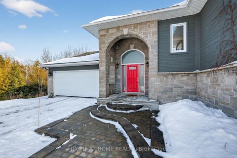 Photo 1 at 1641 Bearhill Road, Huntley Ward (North West), Carp