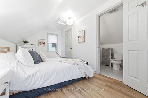 Photo 10 at 132 Edward Street S, Arnprior