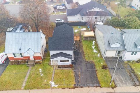Photo 15 at 132 Edward Street S, Arnprior