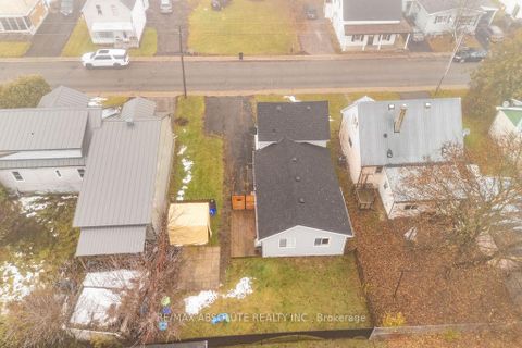 Photo 16 at 132 Edward Street S, Arnprior