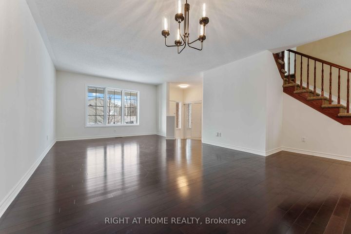 Photo 3 at 104B Craig Henry Drive, Nepean (Craig Henry/Woodvale), Ottawa