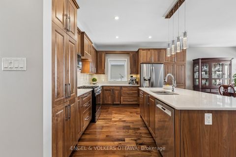 Photo 6 at 865 Tewin Circle, Camelot, Orleans