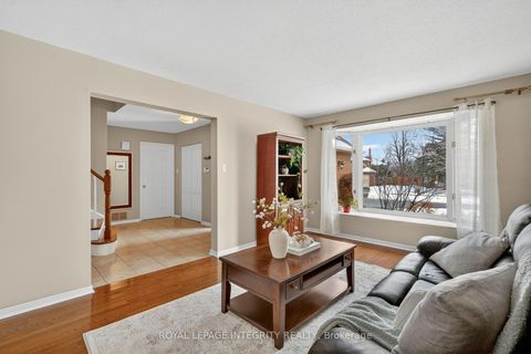 Photo 3 at 6020 Vineyard Drive, Convent Glen, Orleans