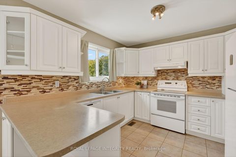 Photo 8 at 6020 Vineyard Drive, Convent Glen, Orleans