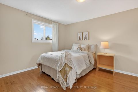 Photo 12 at 6020 Vineyard Drive, Convent Glen, Orleans